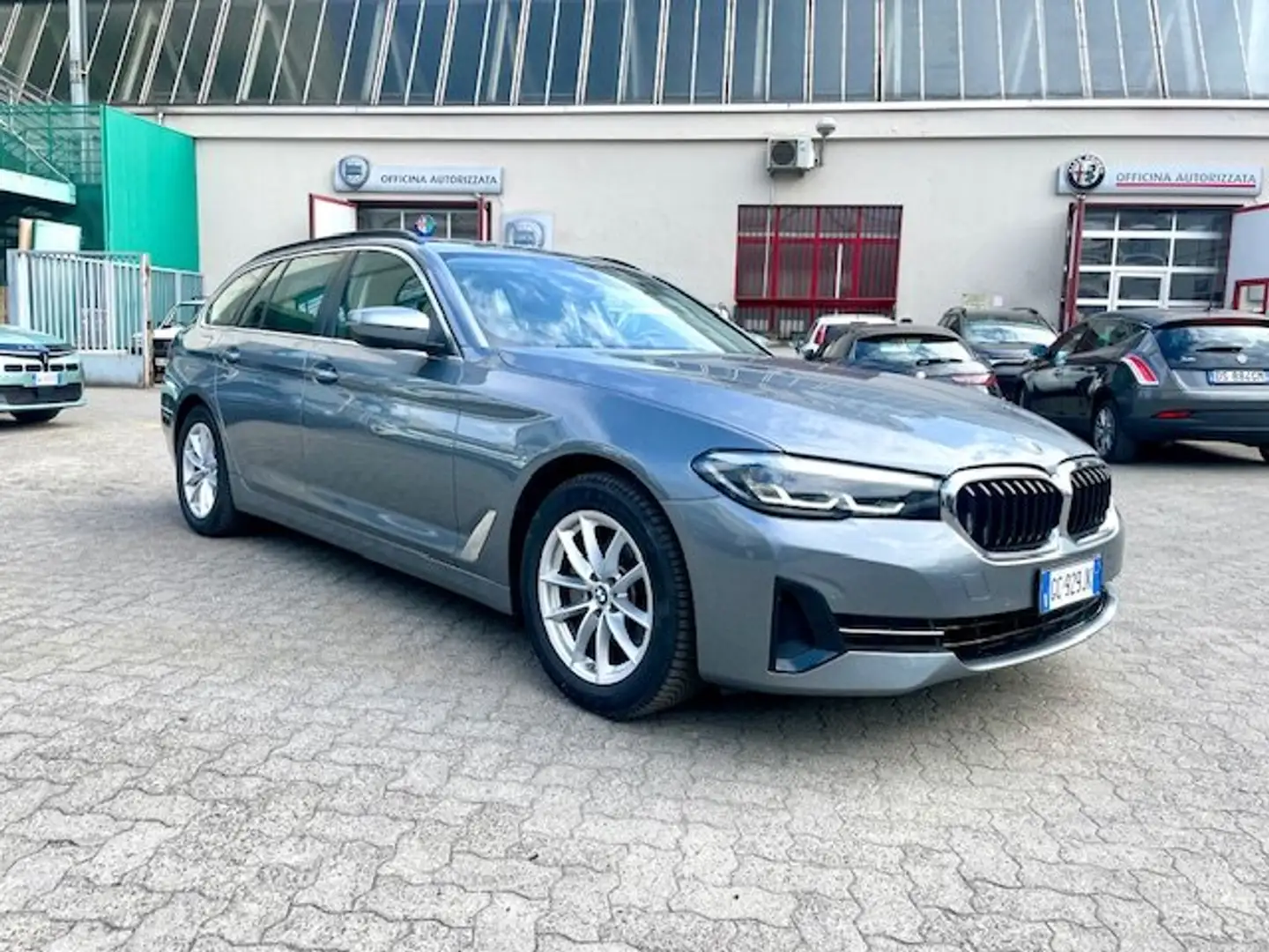 BMW 520 520d Touring mhev 48V Xdrive 4x4 km 30.000!!!! Grey - 2