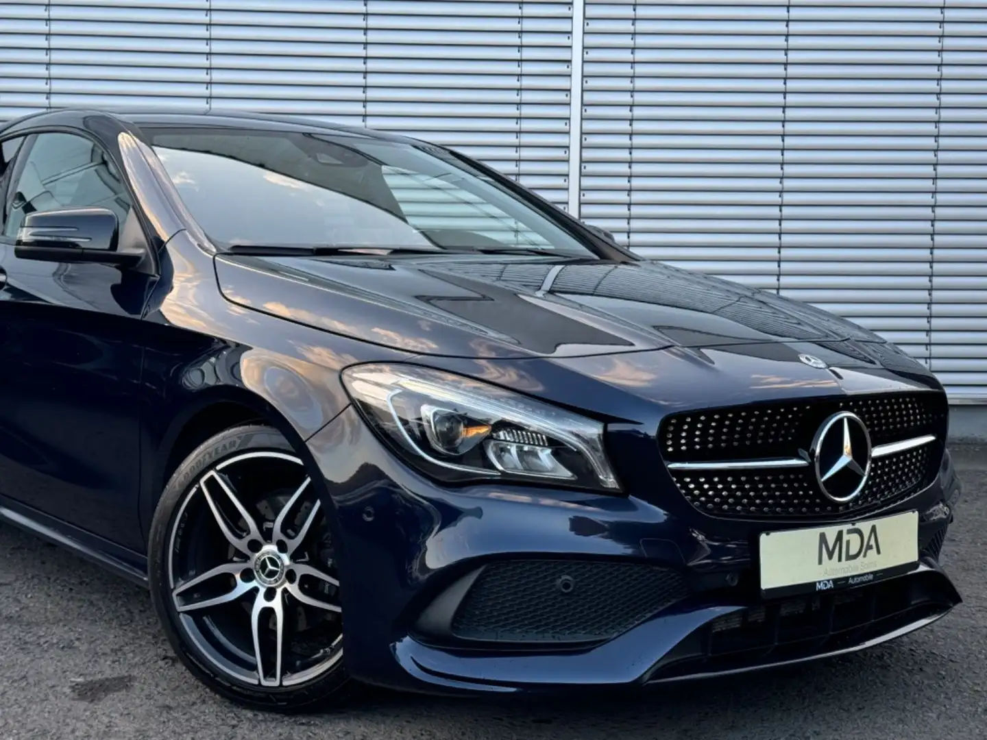 Mercedes-Benz CLA 200 AMG-Line Xenon 18-Zoll 2.Hd KeyGo Kék - 2