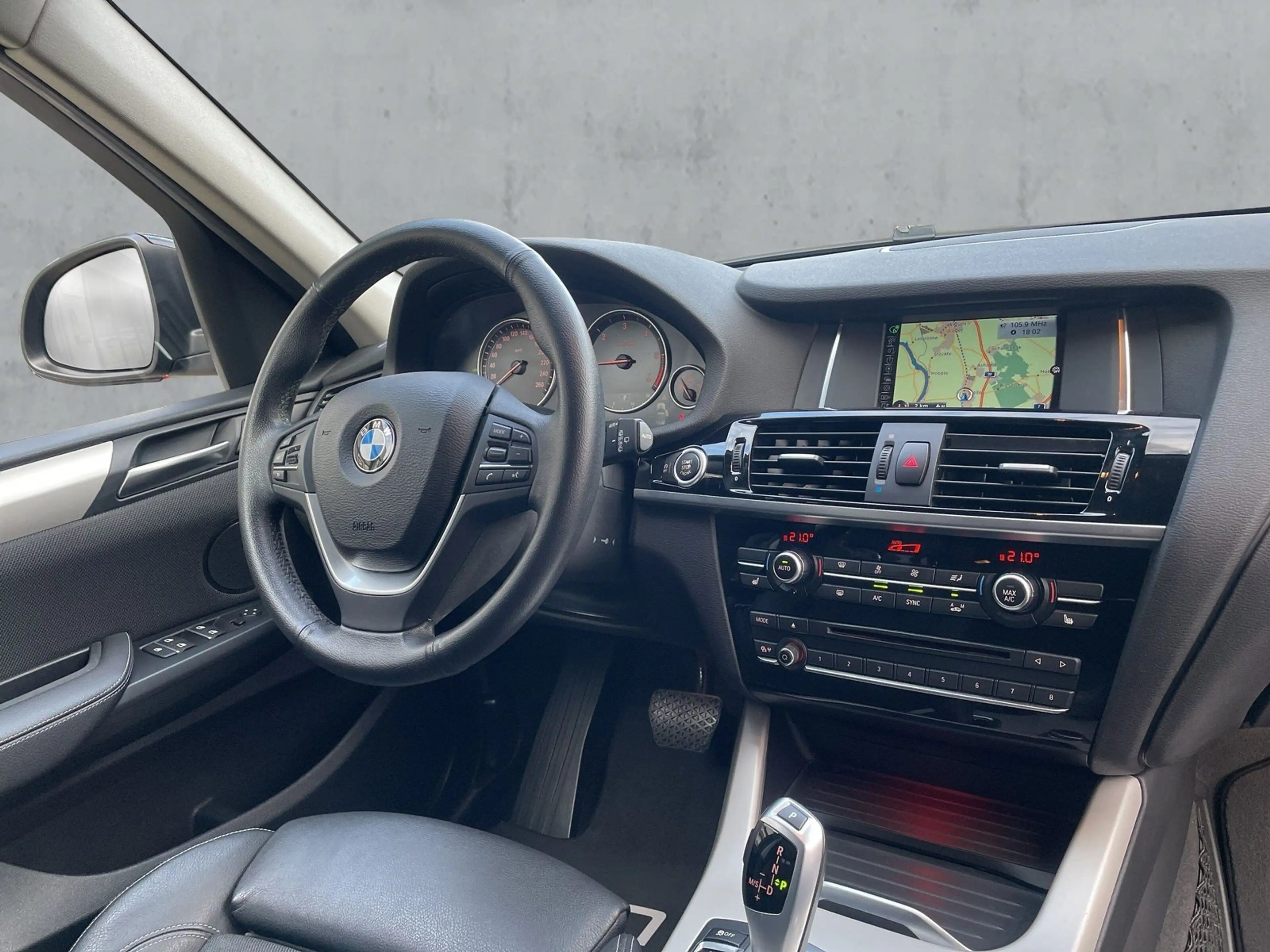 BMW X3 xDrive20d Advantage AHK+Bi-Xenon+Leder+Kam — photo 12