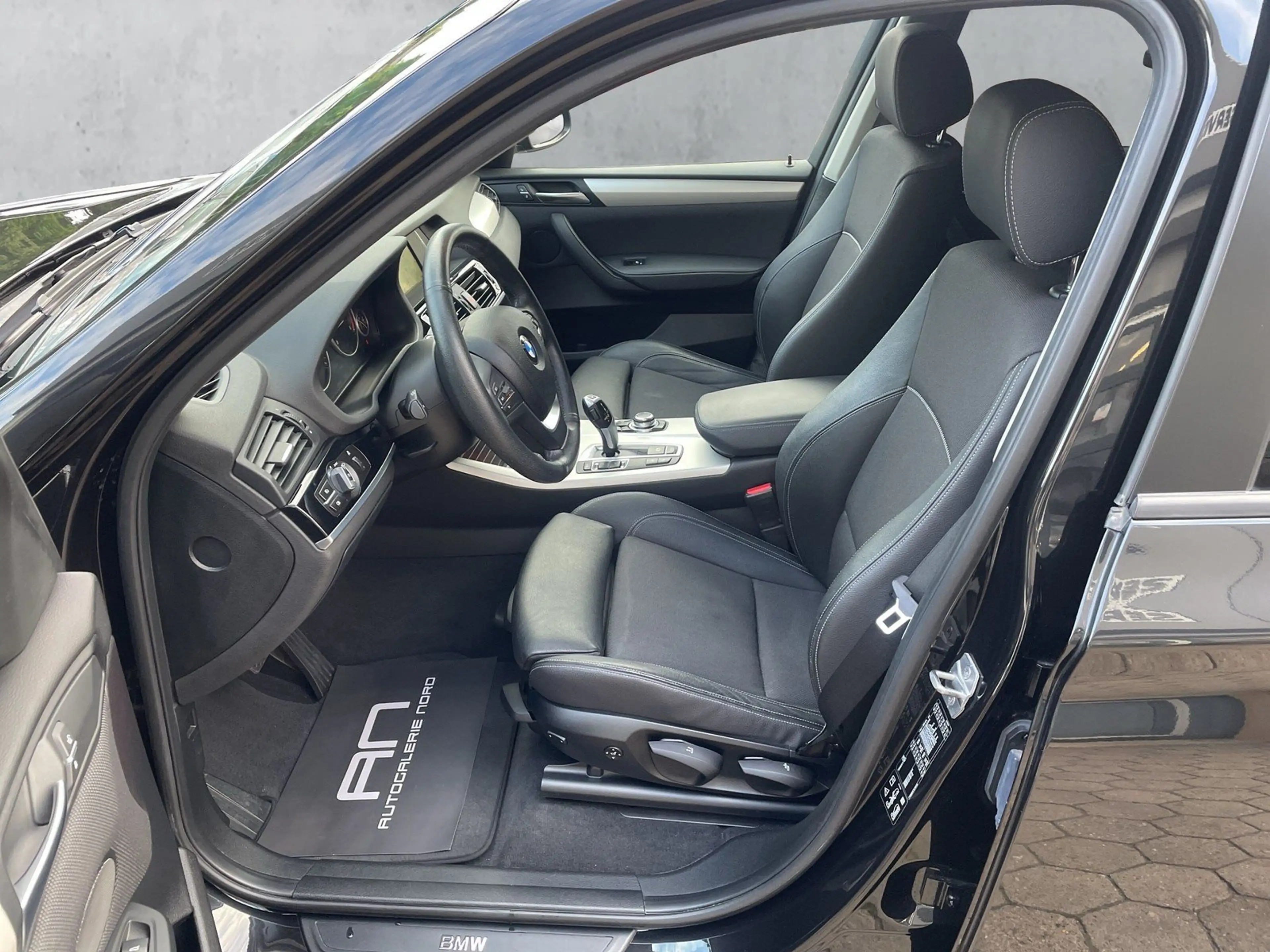 BMW X3 xDrive20d Advantage AHK+Bi-Xenon+Leder+Kam — photo 10