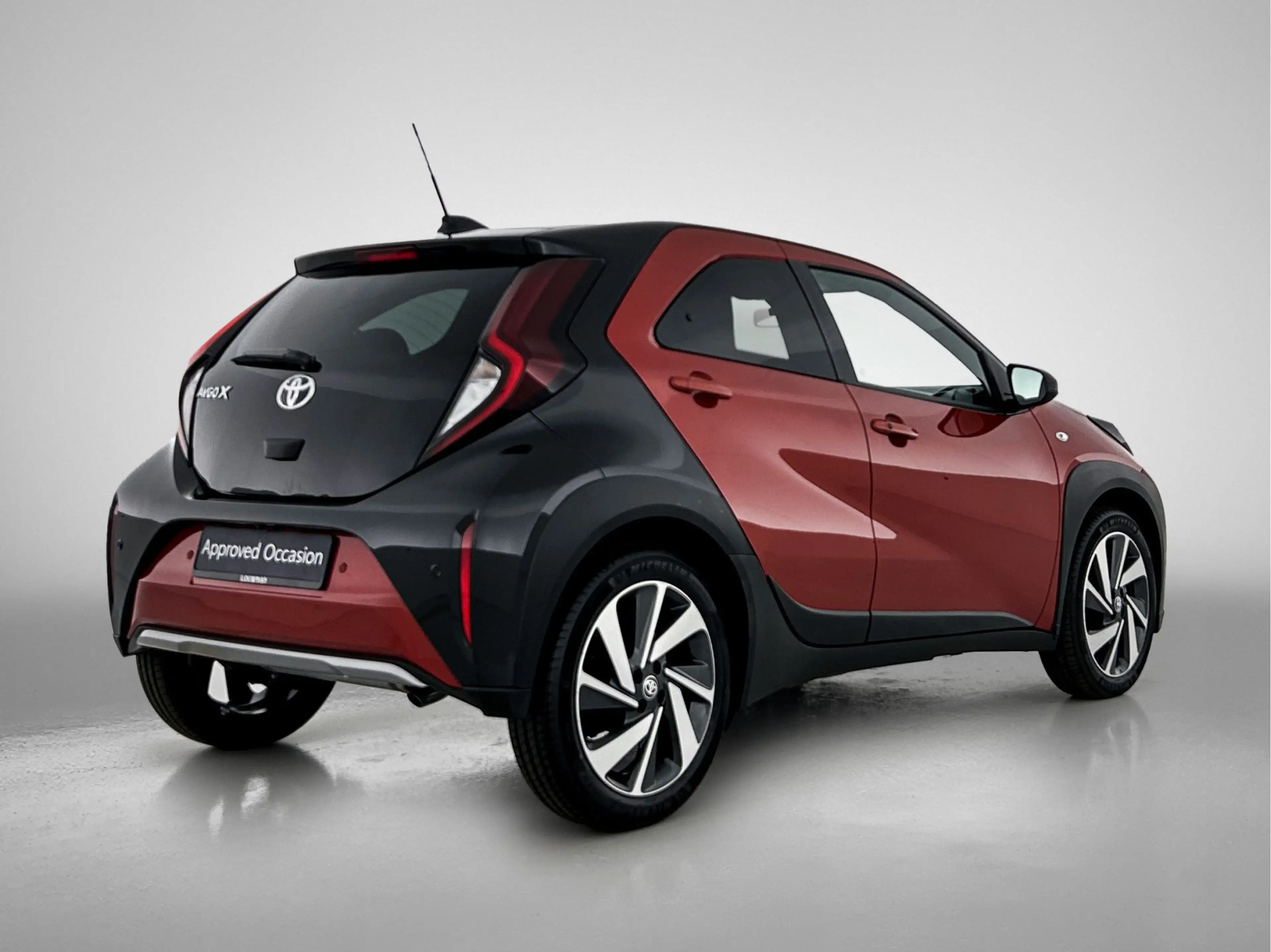 Toyota Aygo X 1.0 VVT-i S-CVT Envy Bi-Tone | Stoelverwarming | N — photo 2