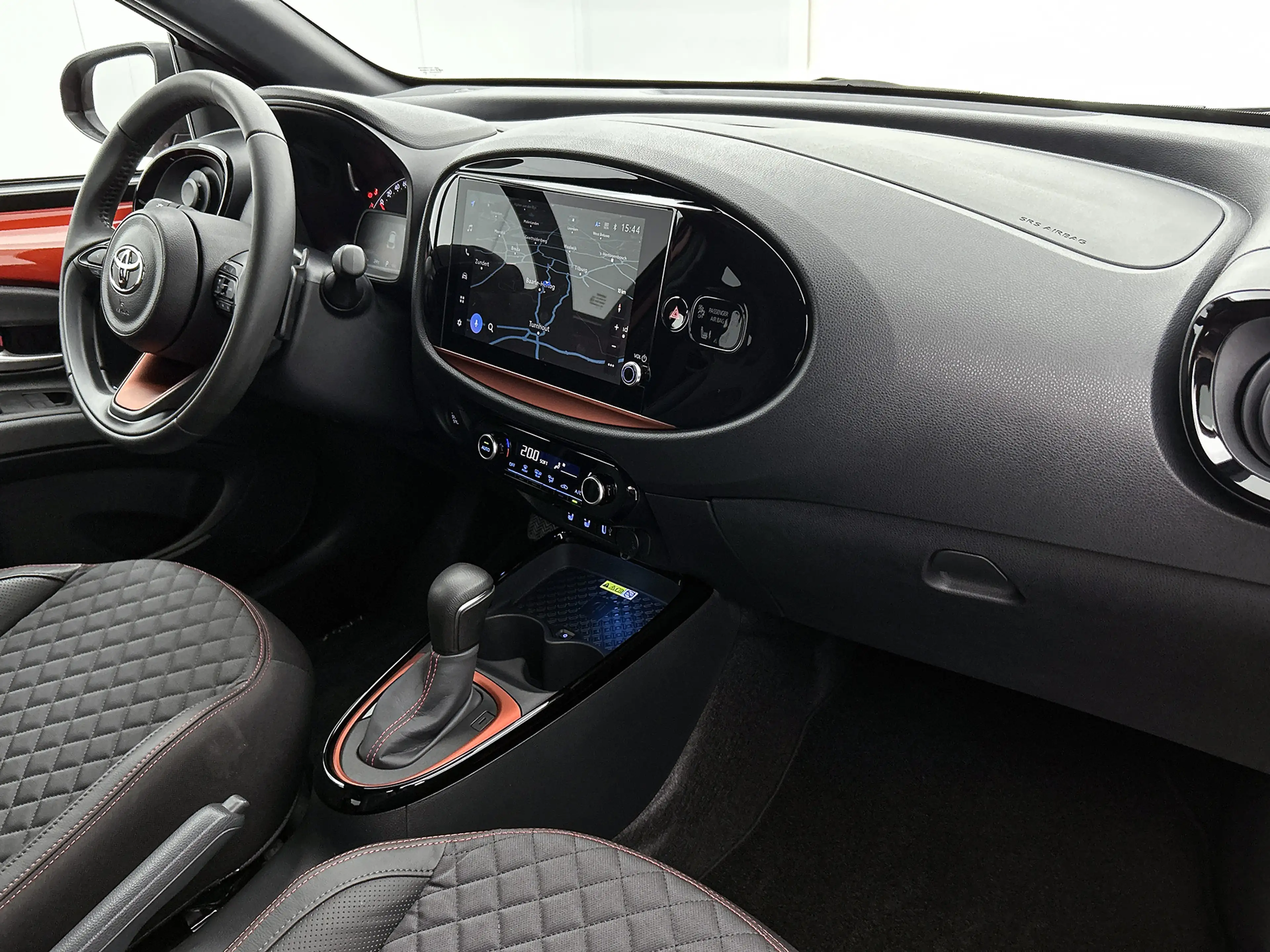 Toyota Aygo X 1.0 VVT-i S-CVT Envy Bi-Tone | Stoelverwarming | N — photo 5