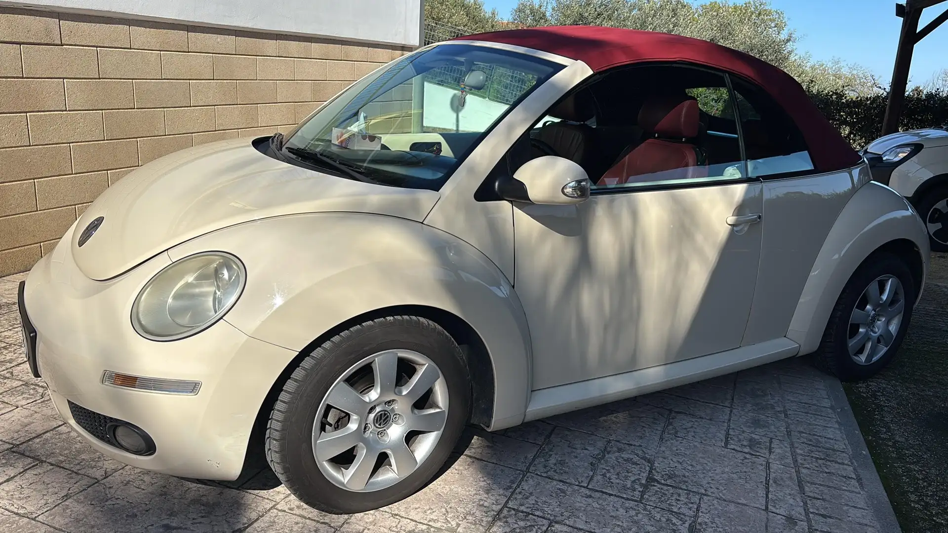 Volkswagen New Beetle Cabrio 1.9 tdi limited Red Edition - 1