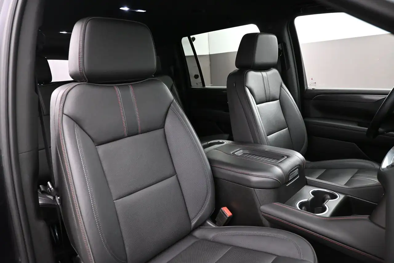 Chevrolet Suburban снимка Chevrolet Suburban