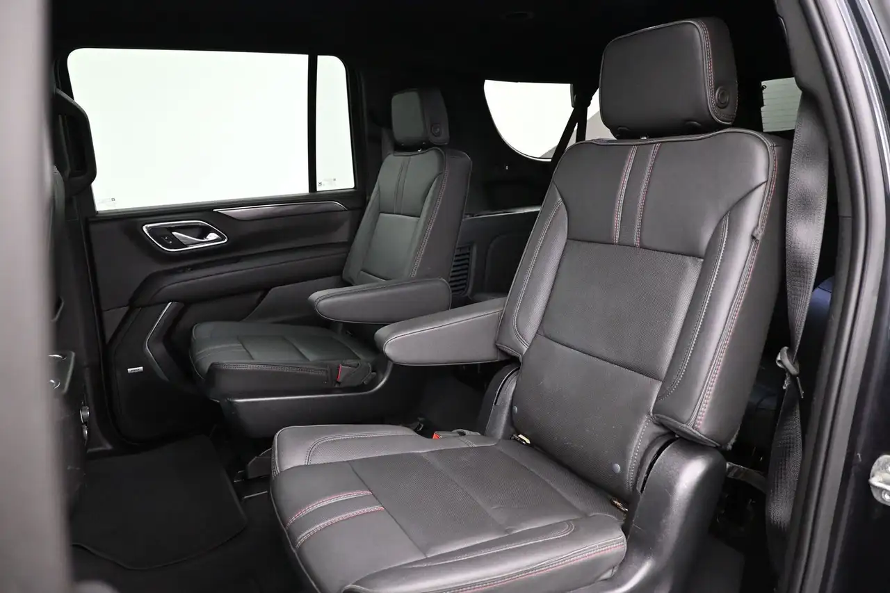 Chevrolet Suburban снимка Chevrolet Suburban