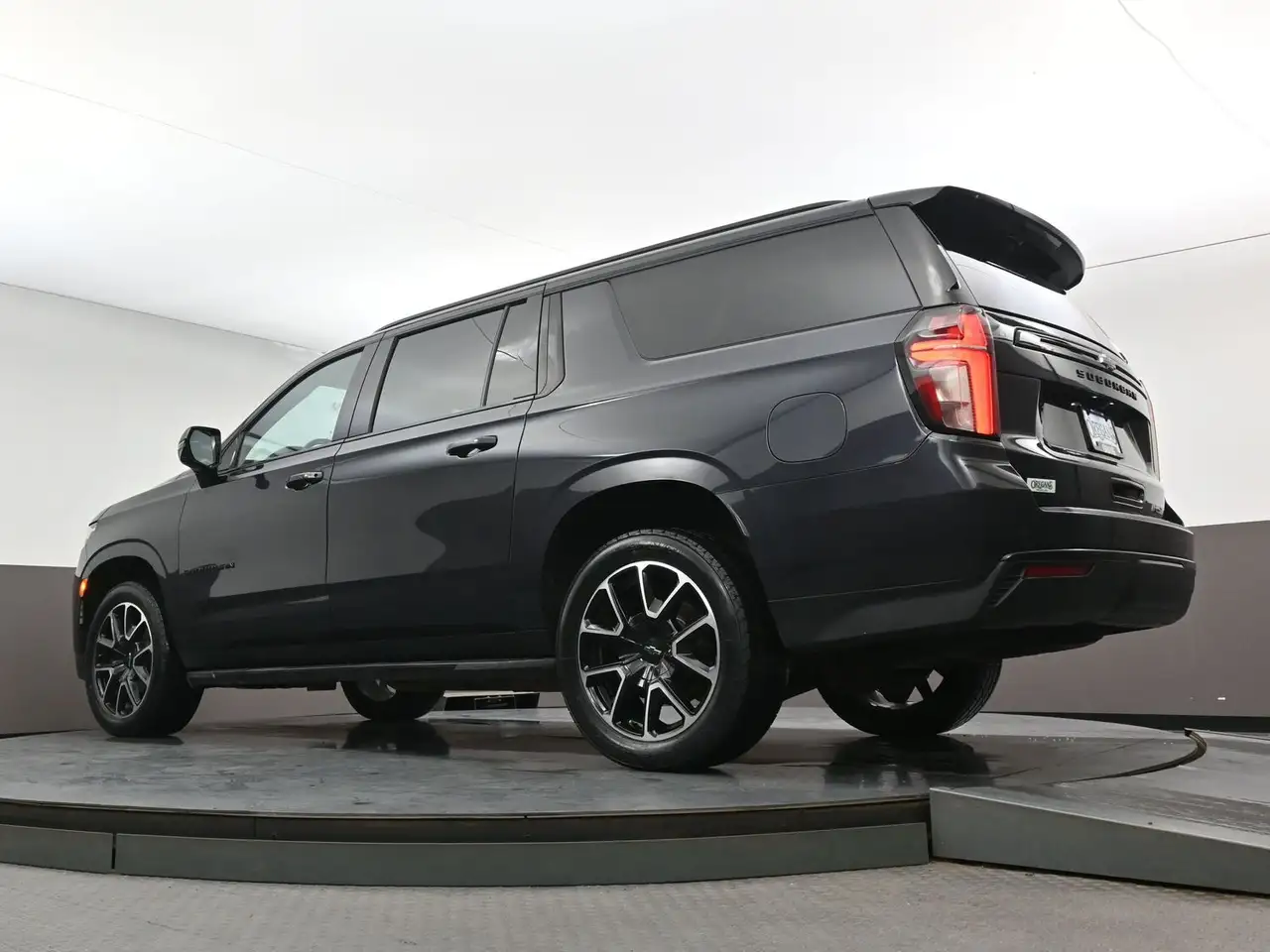 Chevrolet Suburban снимка Chevrolet Suburban