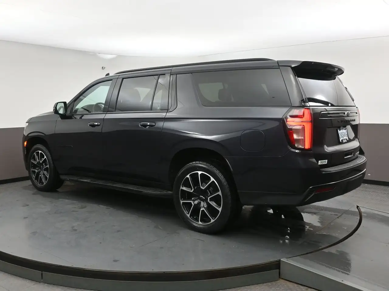 Chevrolet Suburban снимка Chevrolet Suburban