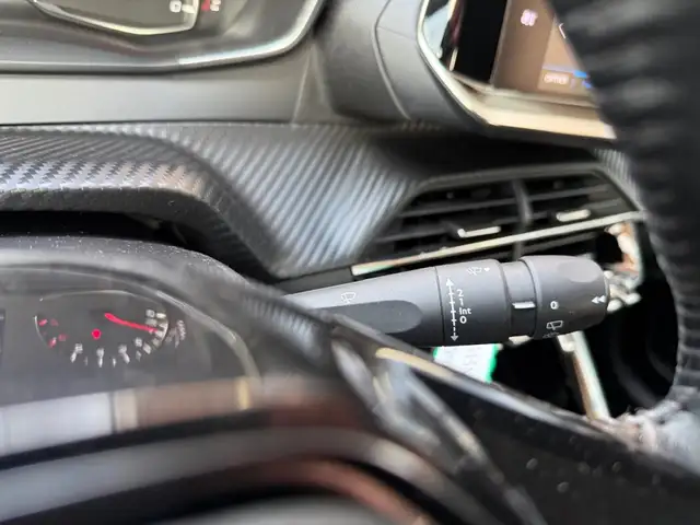 Peugeot 208 view 27