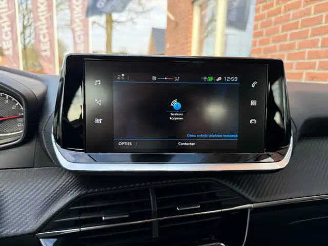 Peugeot 208 view 18