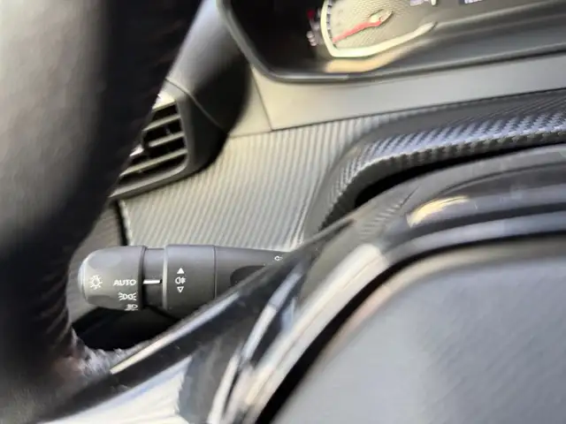 Peugeot 208 view 28