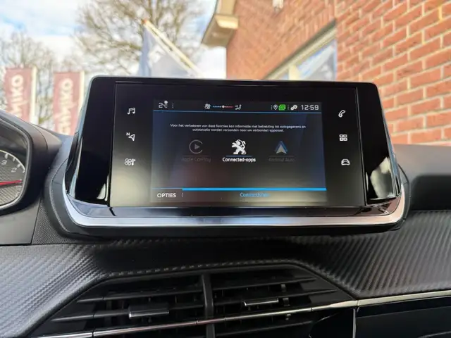 Peugeot 208 view 19