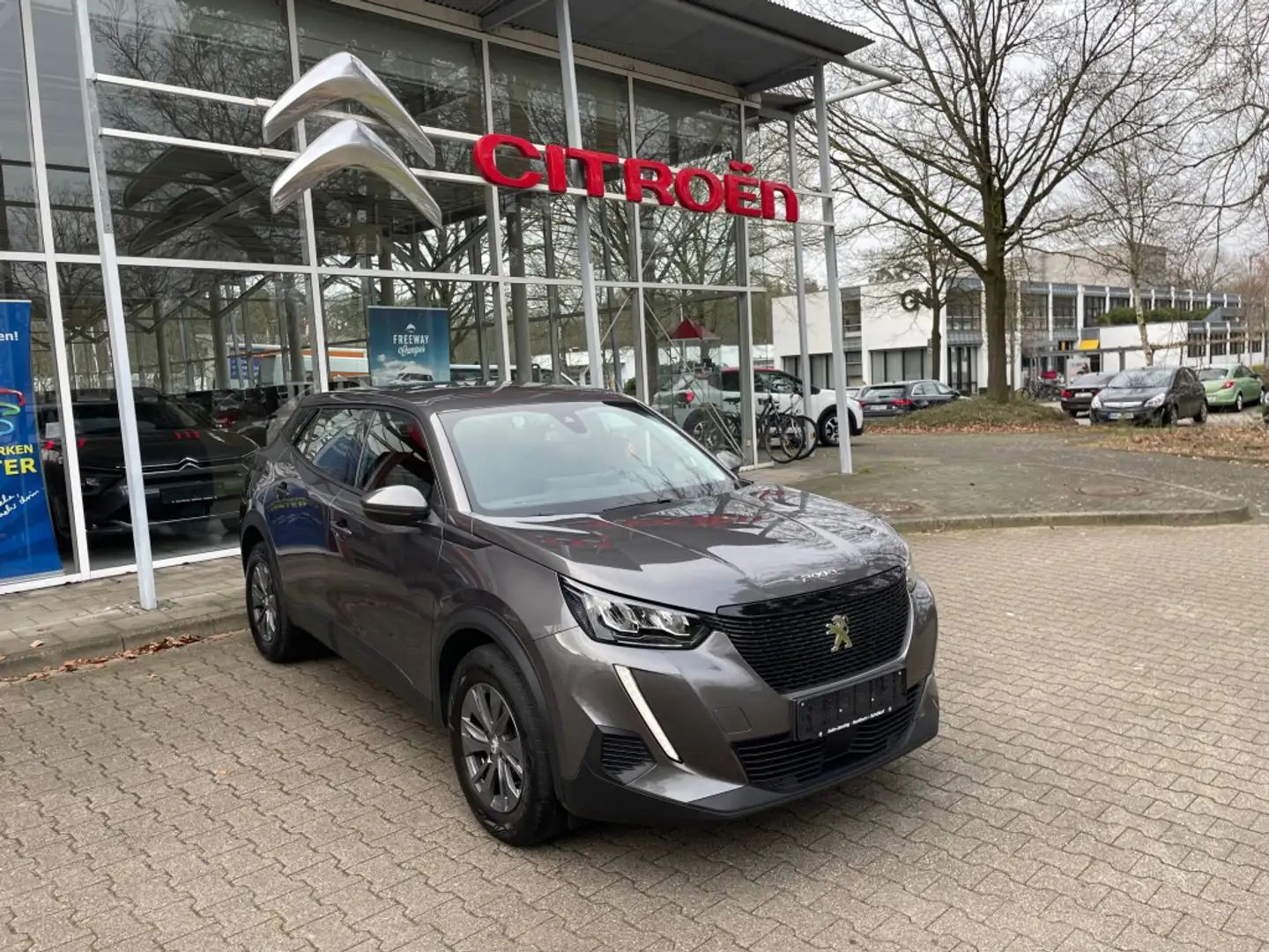 Peugeot 2008 PT130 Active Pack NAVI KAMERA Grijs - 1