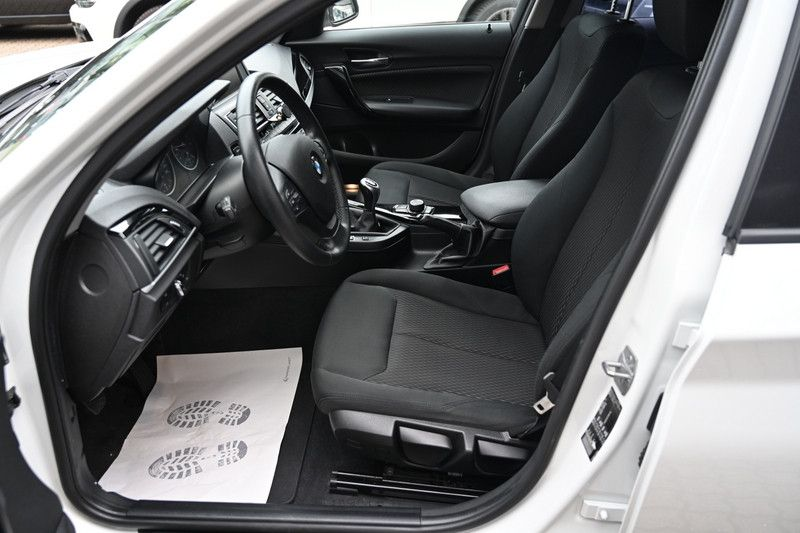 BMW 116 i Advantage LED PDC — photo 9