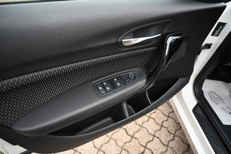 BMW 116 i Advantage LED PDC — photo 13