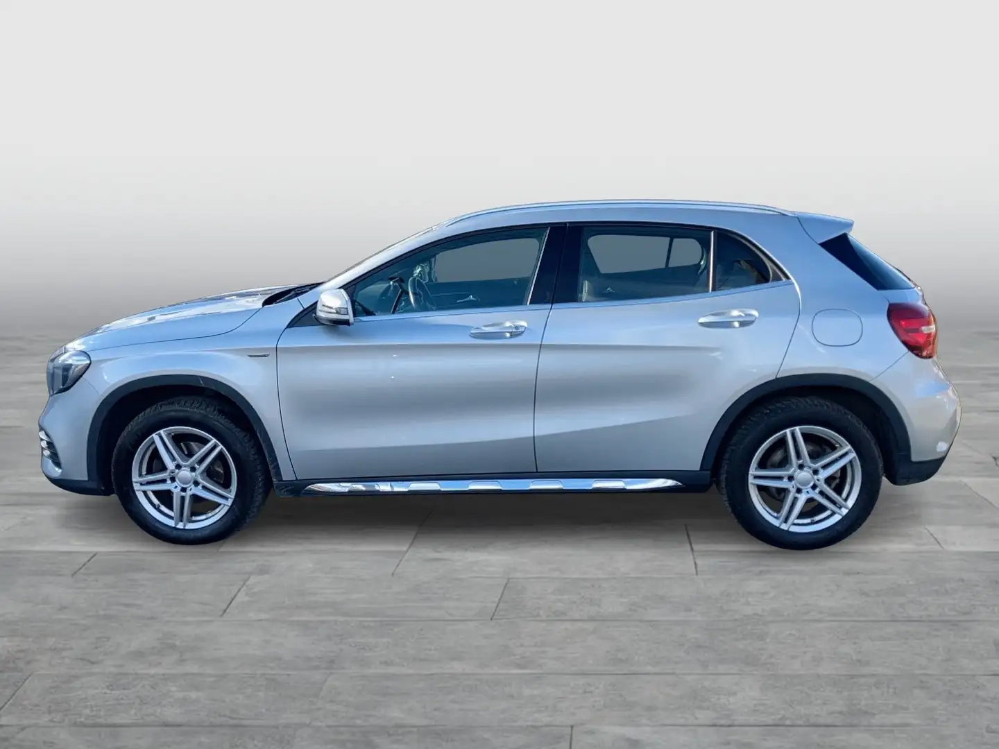 Mercedes-Benz GLA 200 200 Aut. Grau - 2