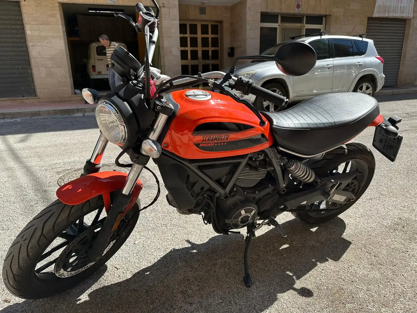 Ducati Scrambler Sixty2 Portocaliu - 1