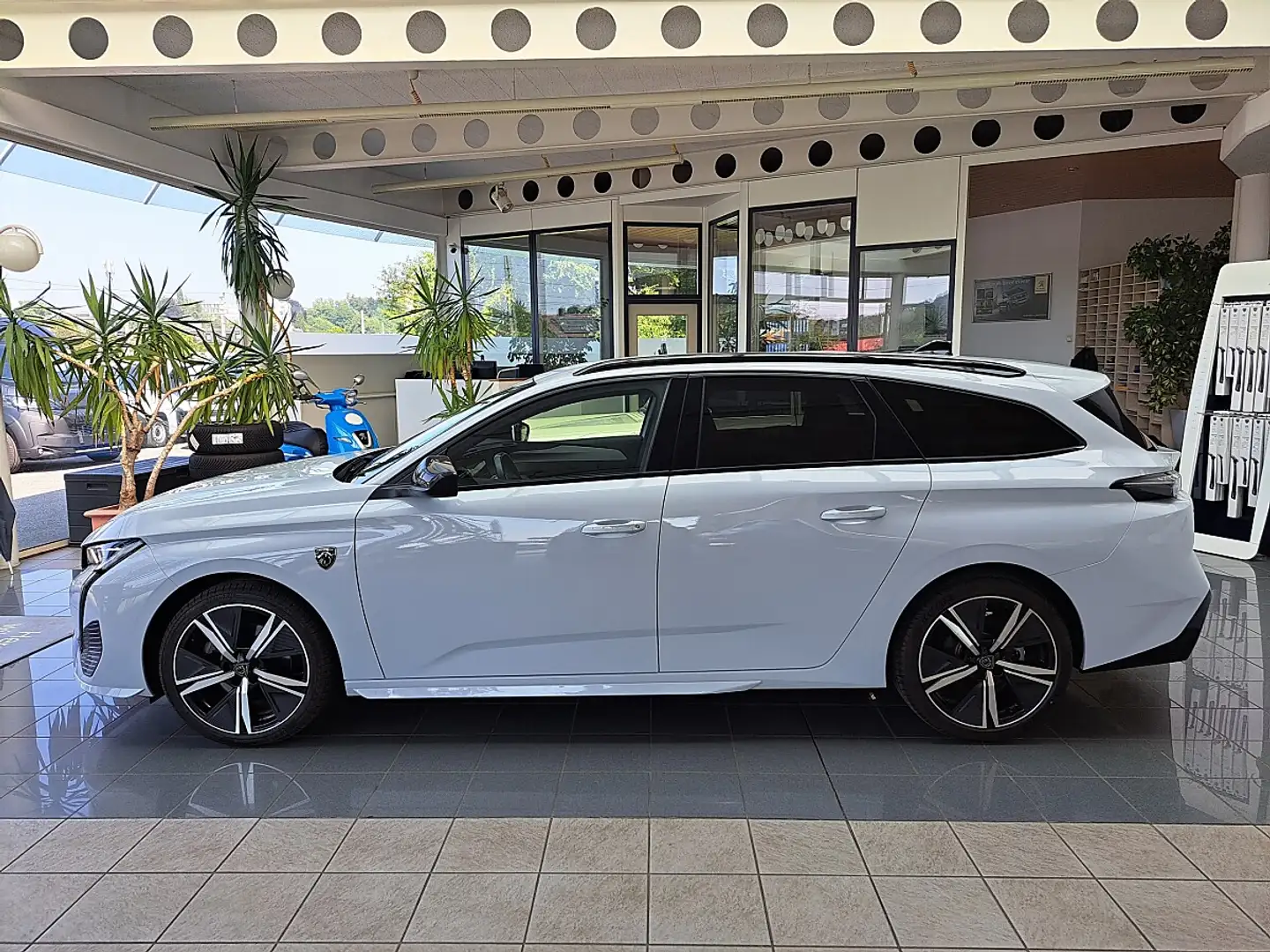 Peugeot 308 SW PureTech 130 S&S EAT8 GT Weiß - 2