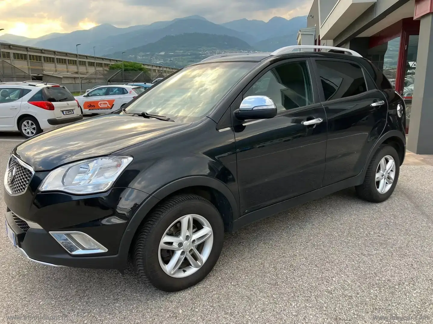 SsangYong Korando 2.0 e-XDi 175 CV 4X4 Nero - 2