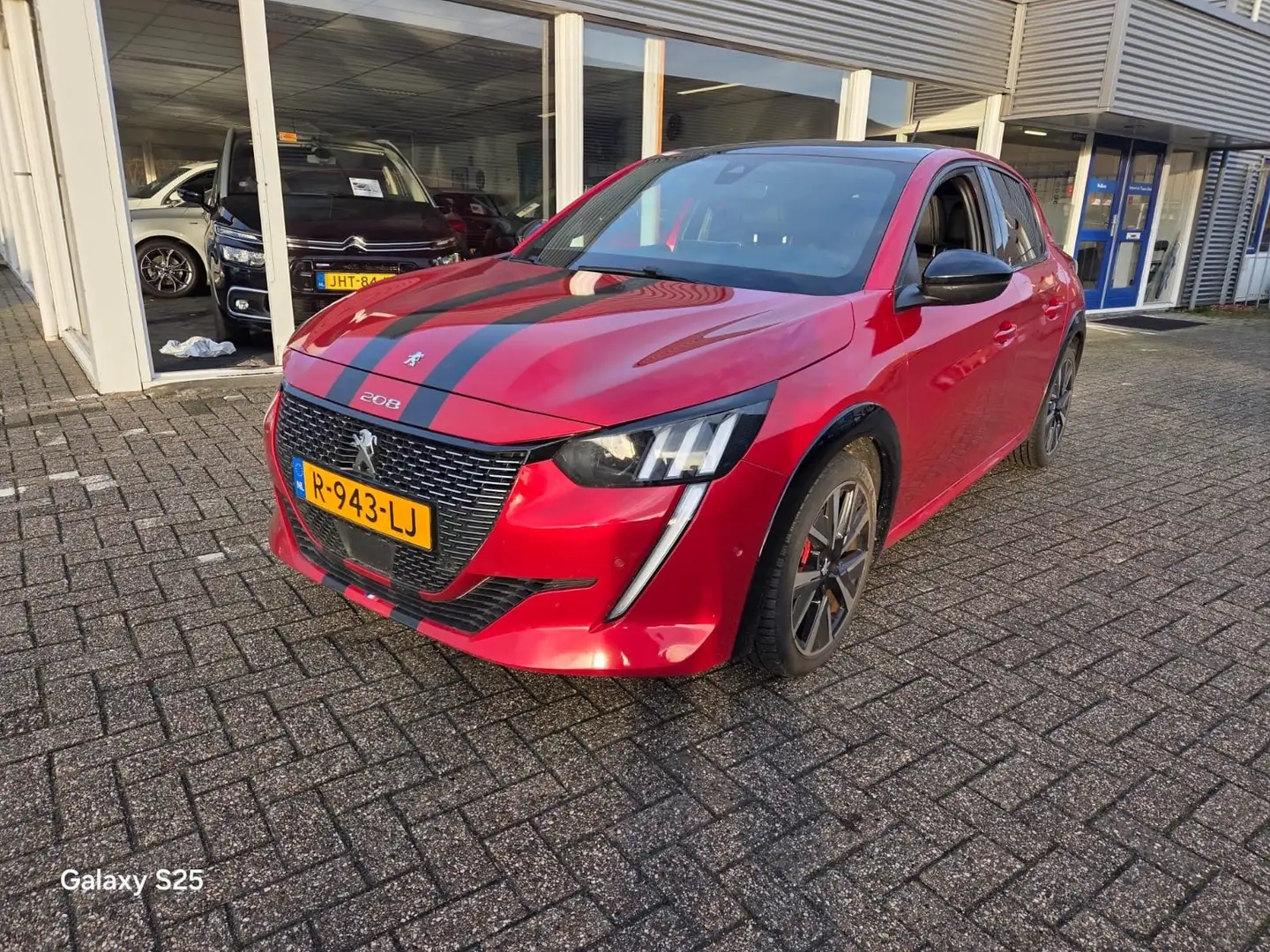 Peugeot 208 1.2 PureTech GT line Rood - 1