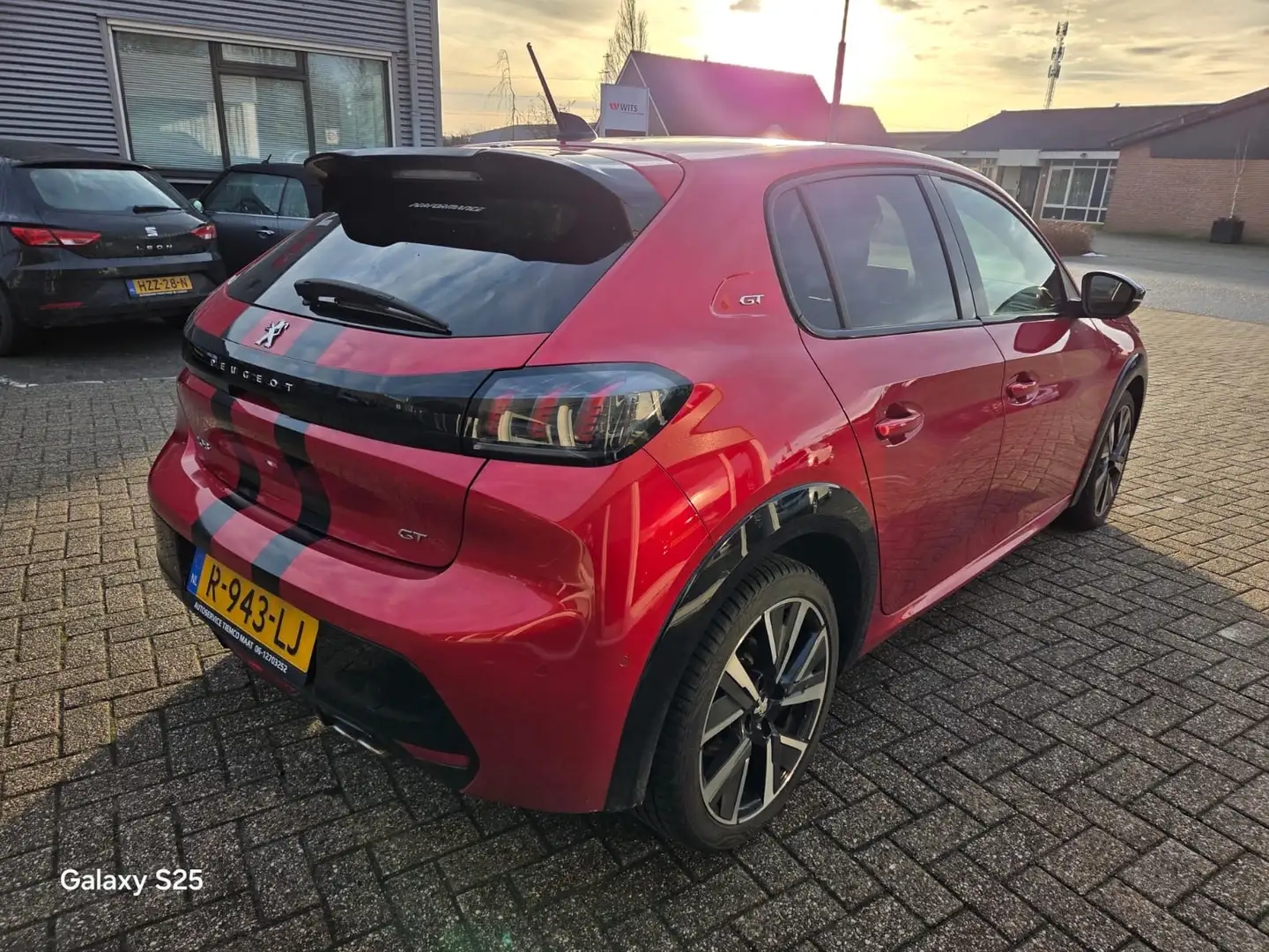 Peugeot 208 1.2 PureTech GT line Rood - 2
