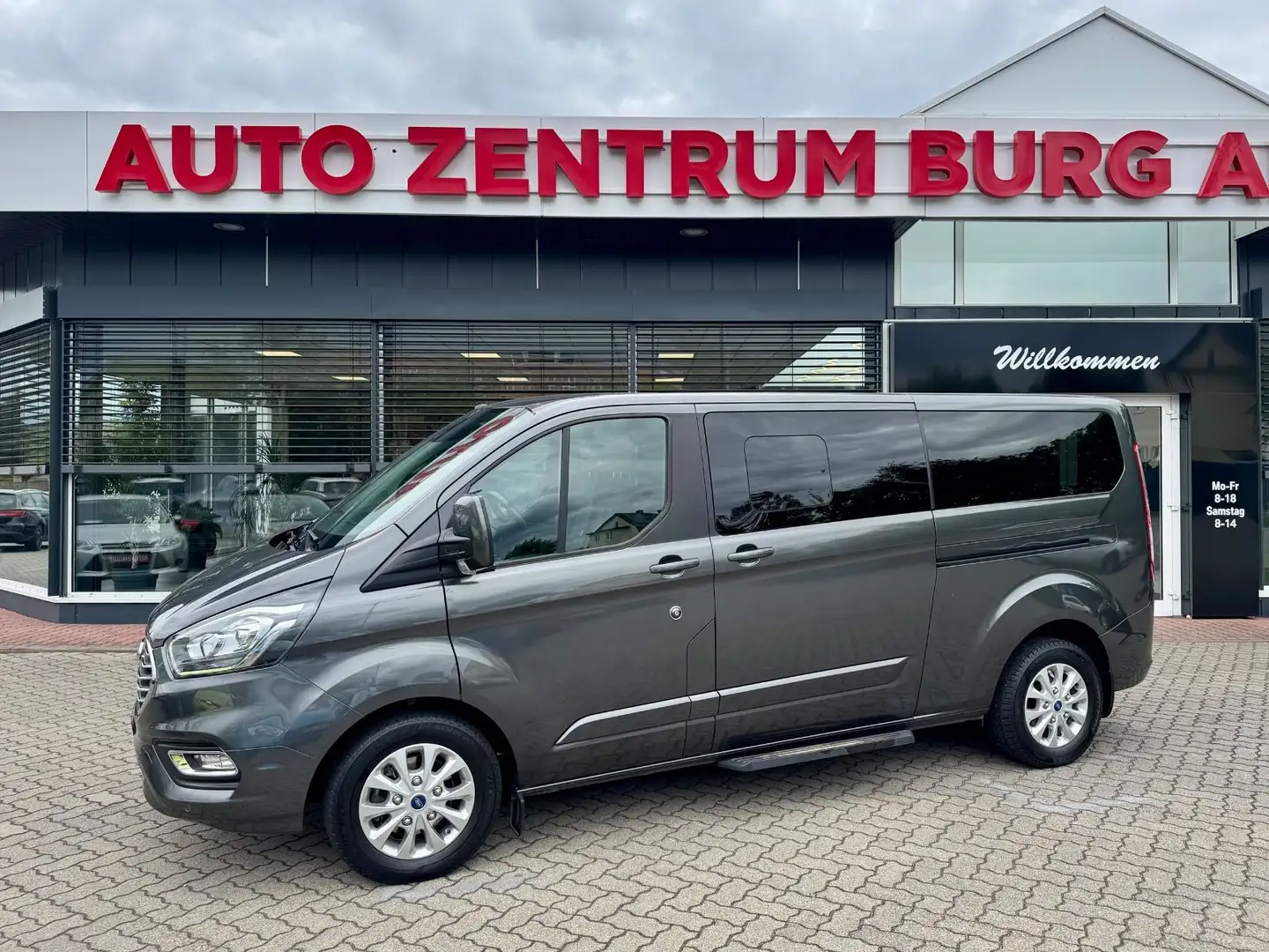 Ford Tourneo Custom 320 L2 9 Sitzer Navi Kamera Grijs - 1