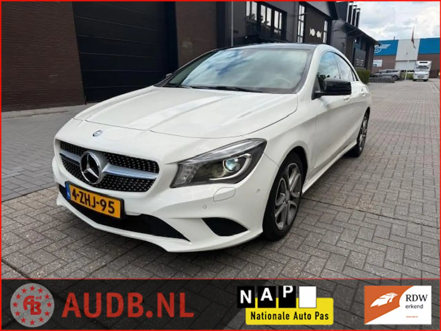 Mercedes-Benz CLA 180 BlueEFF. Lease Edition | HALF LEER| 17 INCH| Bílá - 1