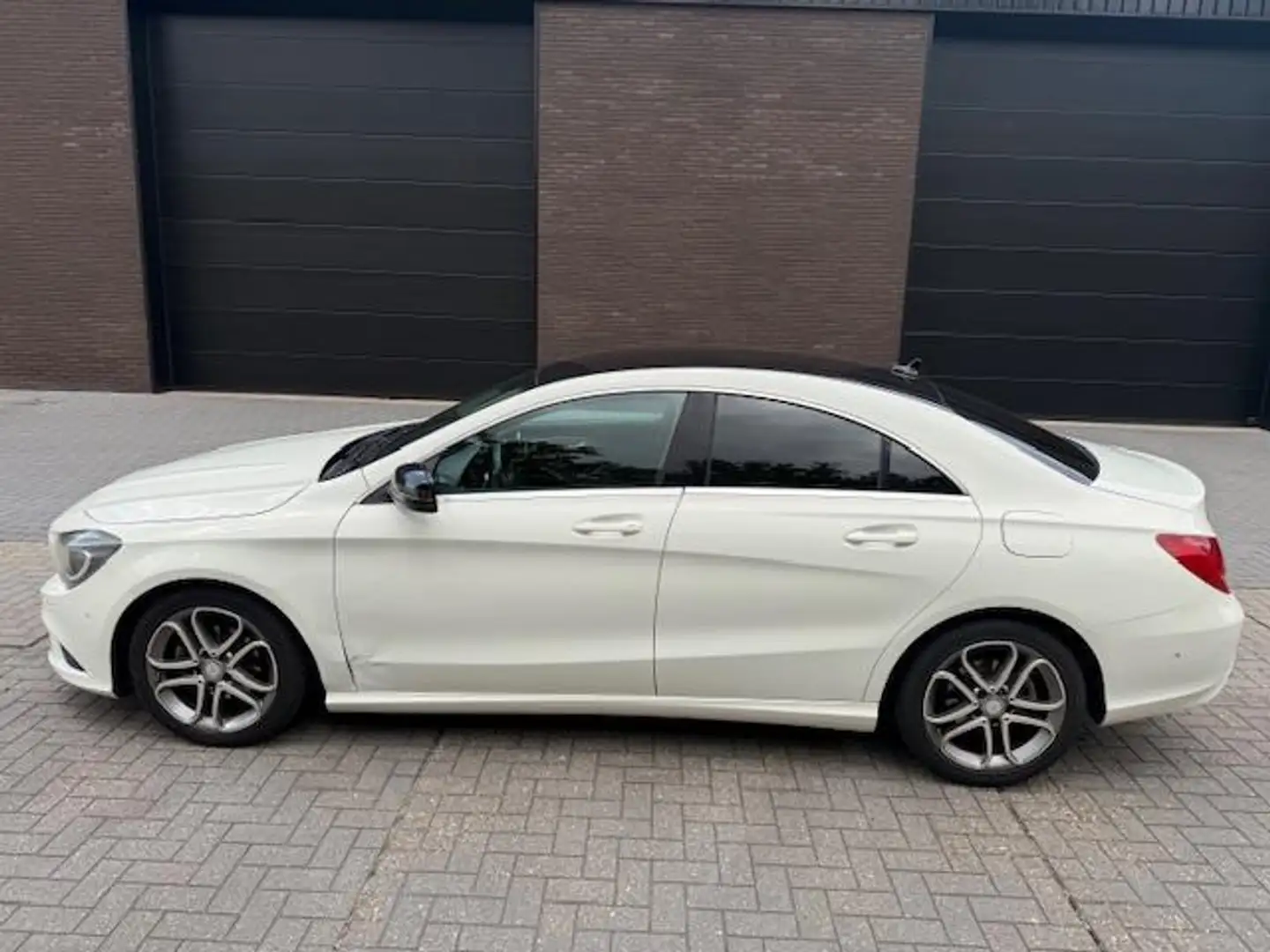 Mercedes-Benz CLA 180 BlueEFF. Lease Edition | HALF LEER| 17 INCH| Bílá - 2