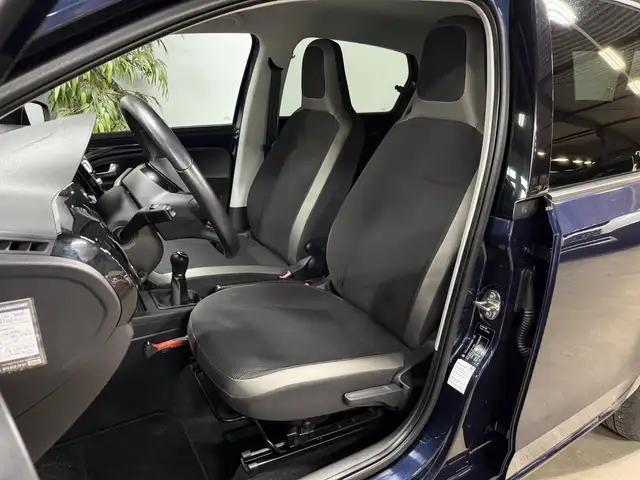 Volkswagen Up! view 9