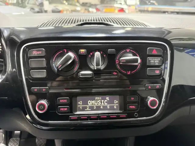 Volkswagen Up! view 13
