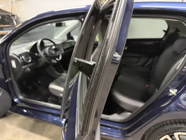 Volkswagen Up! view 10