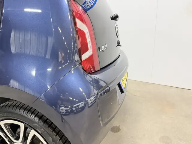 Volkswagen Up! view 12