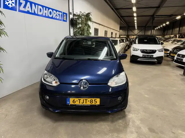 Volkswagen Up! view 2