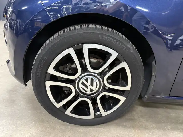 Volkswagen Up! view 7