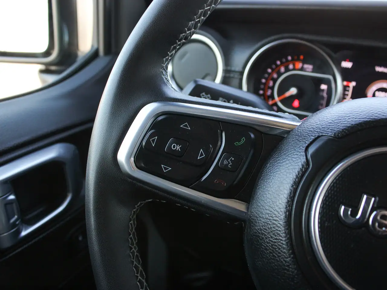 Jeep Gladiator photo Jeep Gladiator