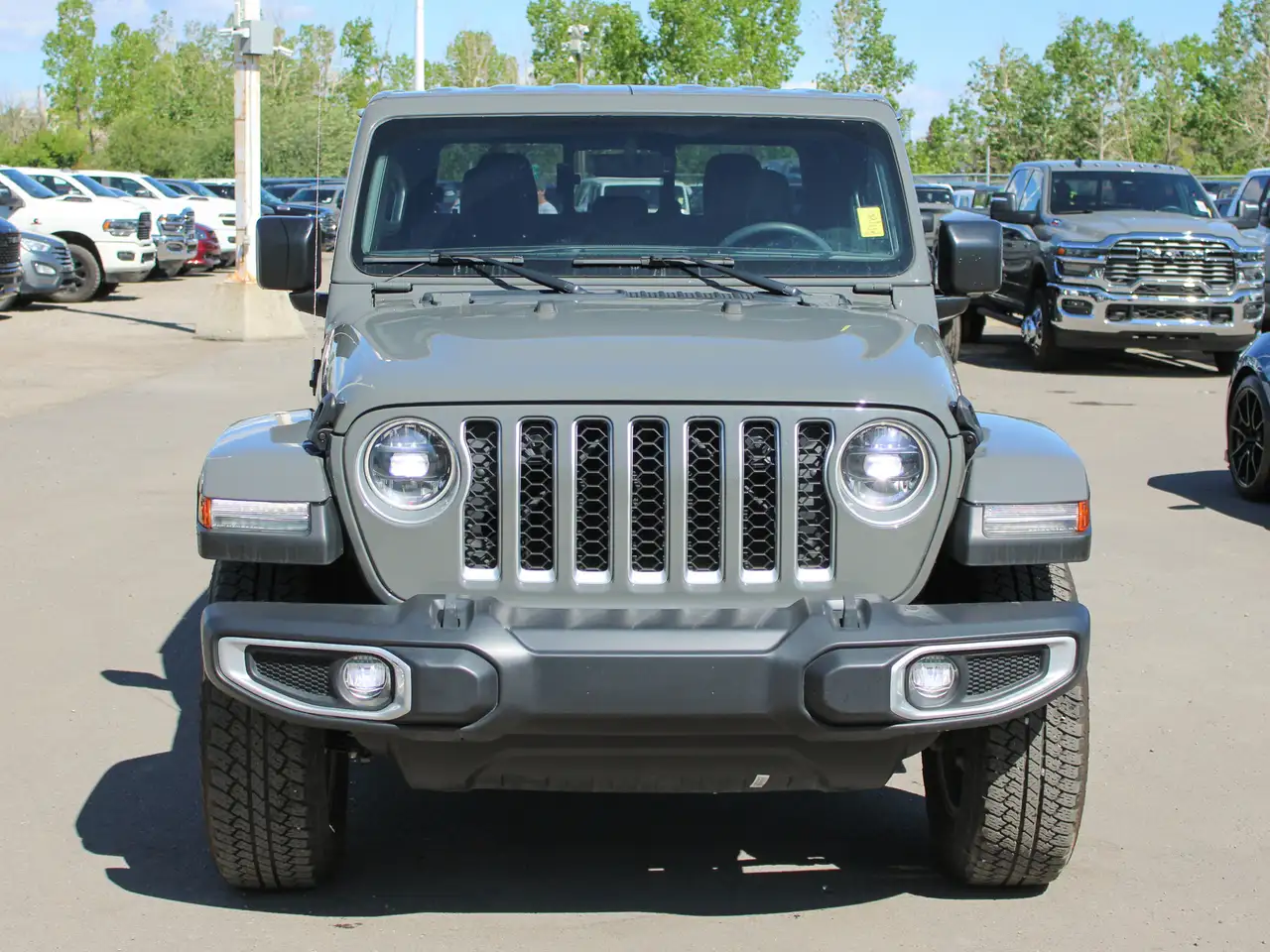 Jeep Gladiator photo Jeep Gladiator