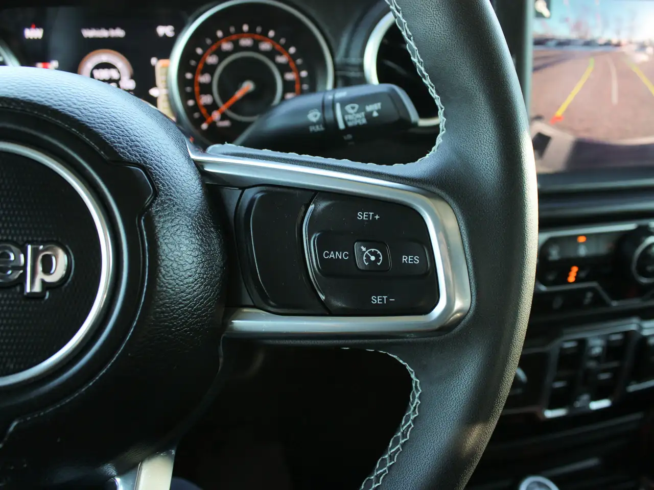 Jeep Gladiator photo Jeep Gladiator