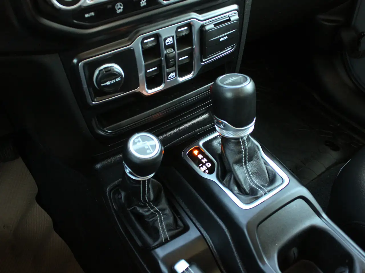 Jeep Gladiator photo Jeep Gladiator