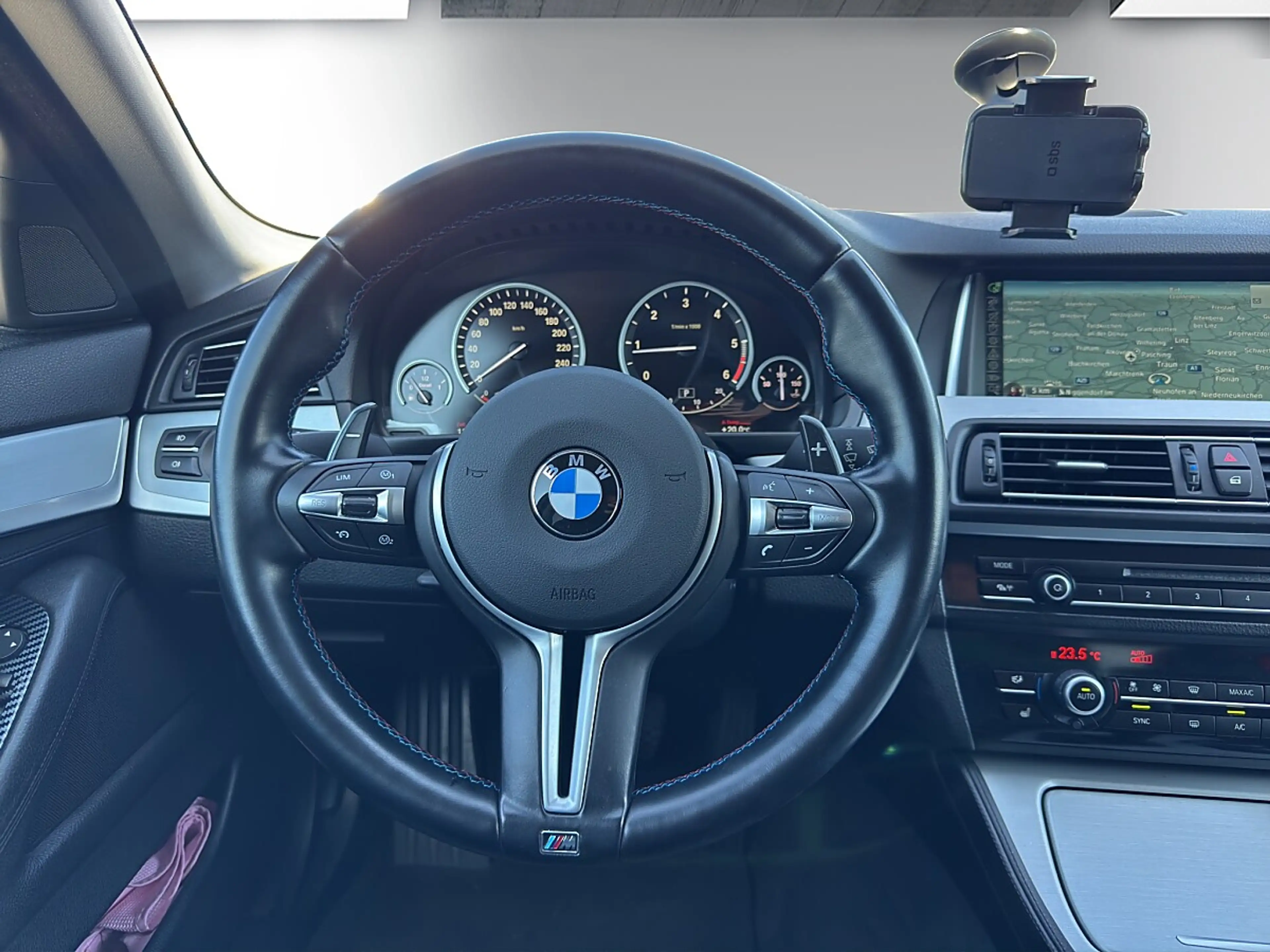BMW 525 d — photo 13