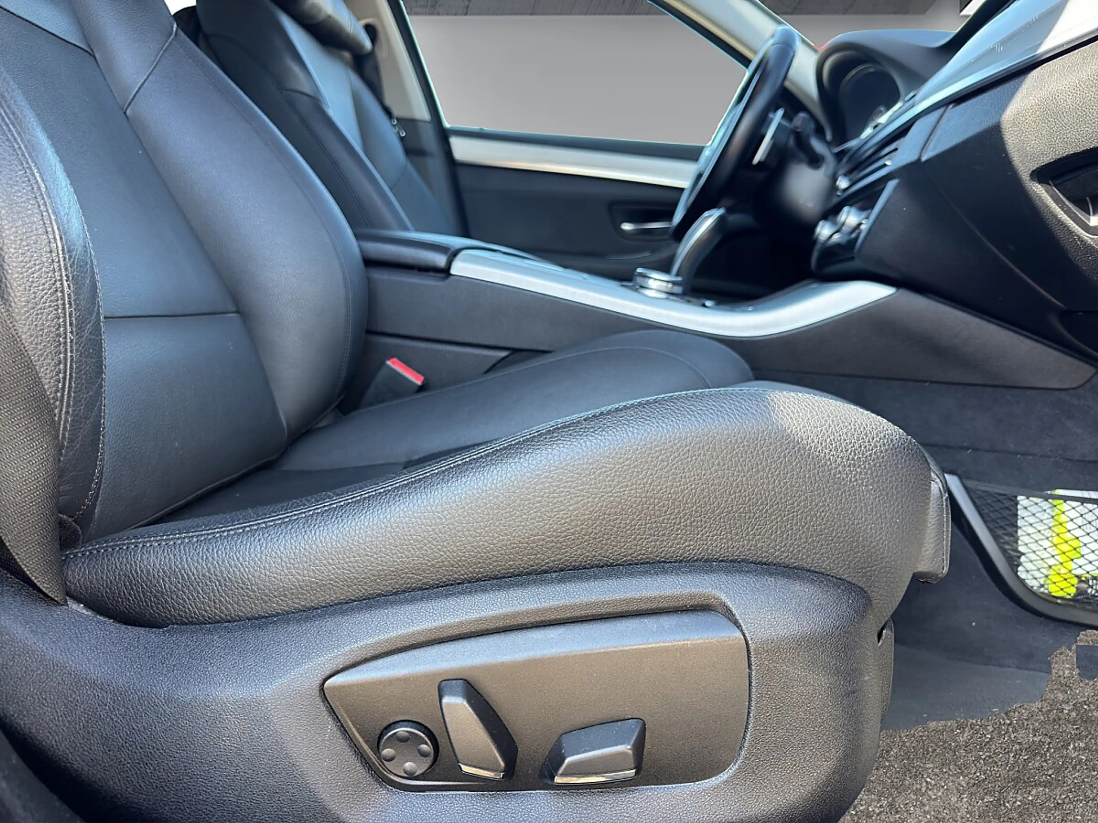 BMW 525 d — photo 11