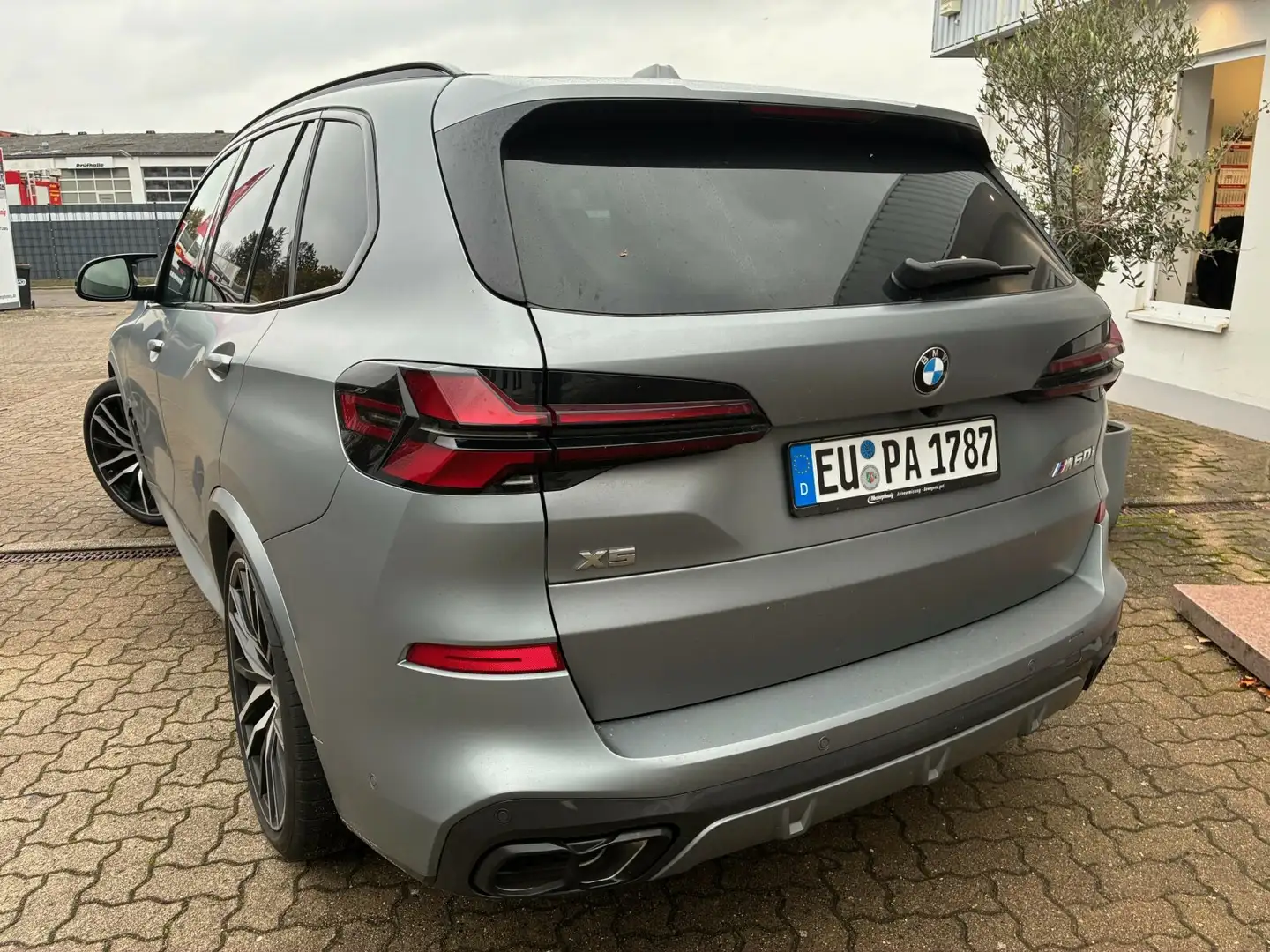 BMW X5 M60i M-Sport PRO LUFT*MASSAGE*PANO-SKY*B&W*22 Gris - 2