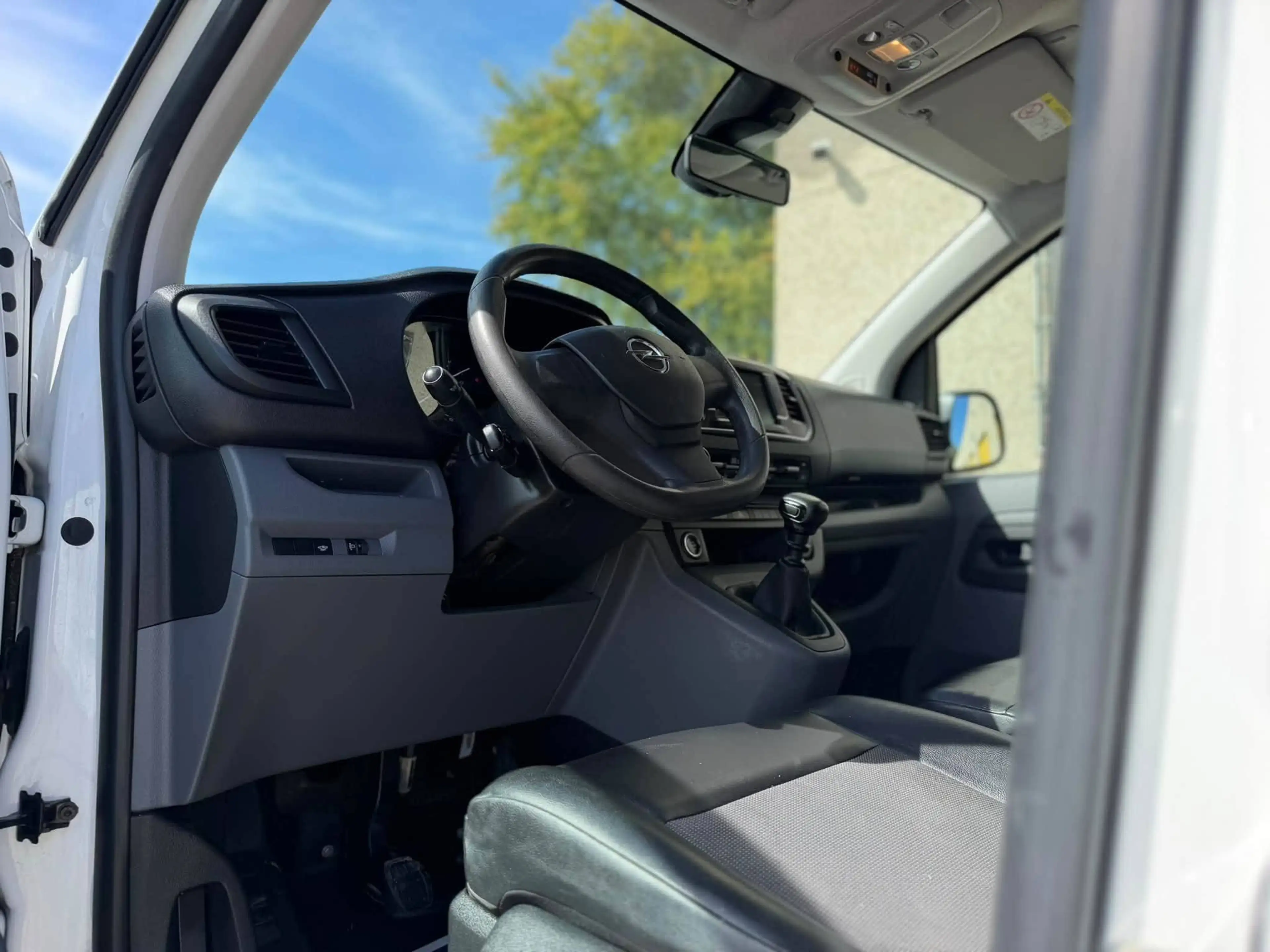 Opel Vivaro 2.0 TD L3H1 BInj. Innovation S/S (EU6.2) — photo 6