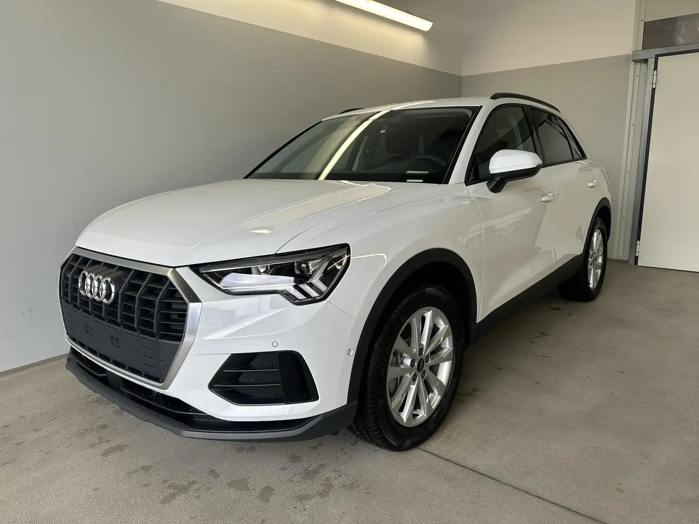 Audi Q3 40 TDI quattro AHK+ACC+Navi+Kamera+Alu18 40 TDI... Weiß - 1