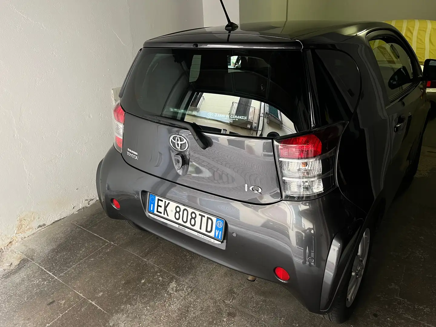 Toyota iQ iQ 1.0 cvt (multidrive) E5 Grigio - 2