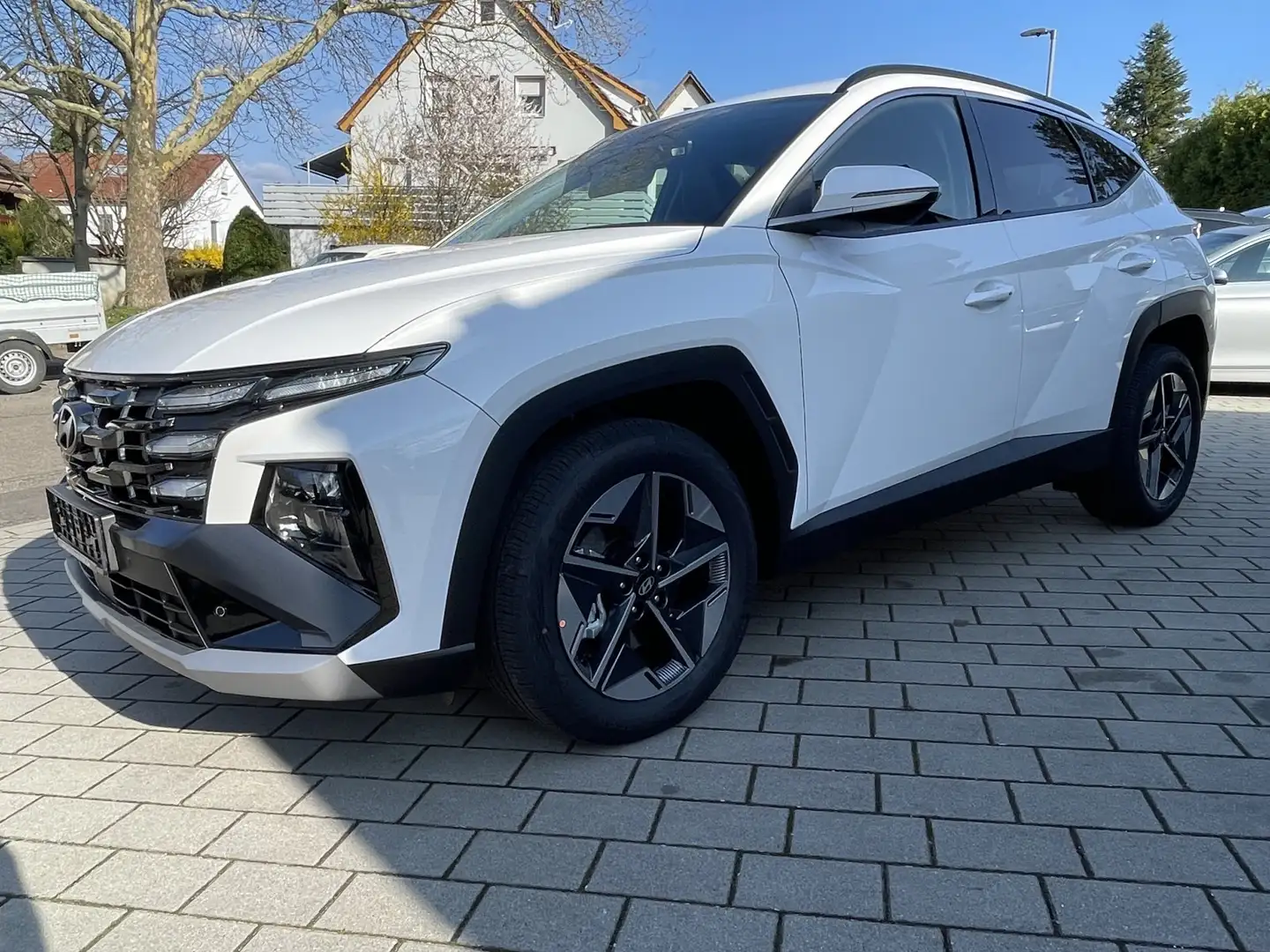 Hyundai TUCSON 1,6 T-Gdi Navi/LED/3Zonen Klimaautomatik/4 Shzg. Weiß - 2