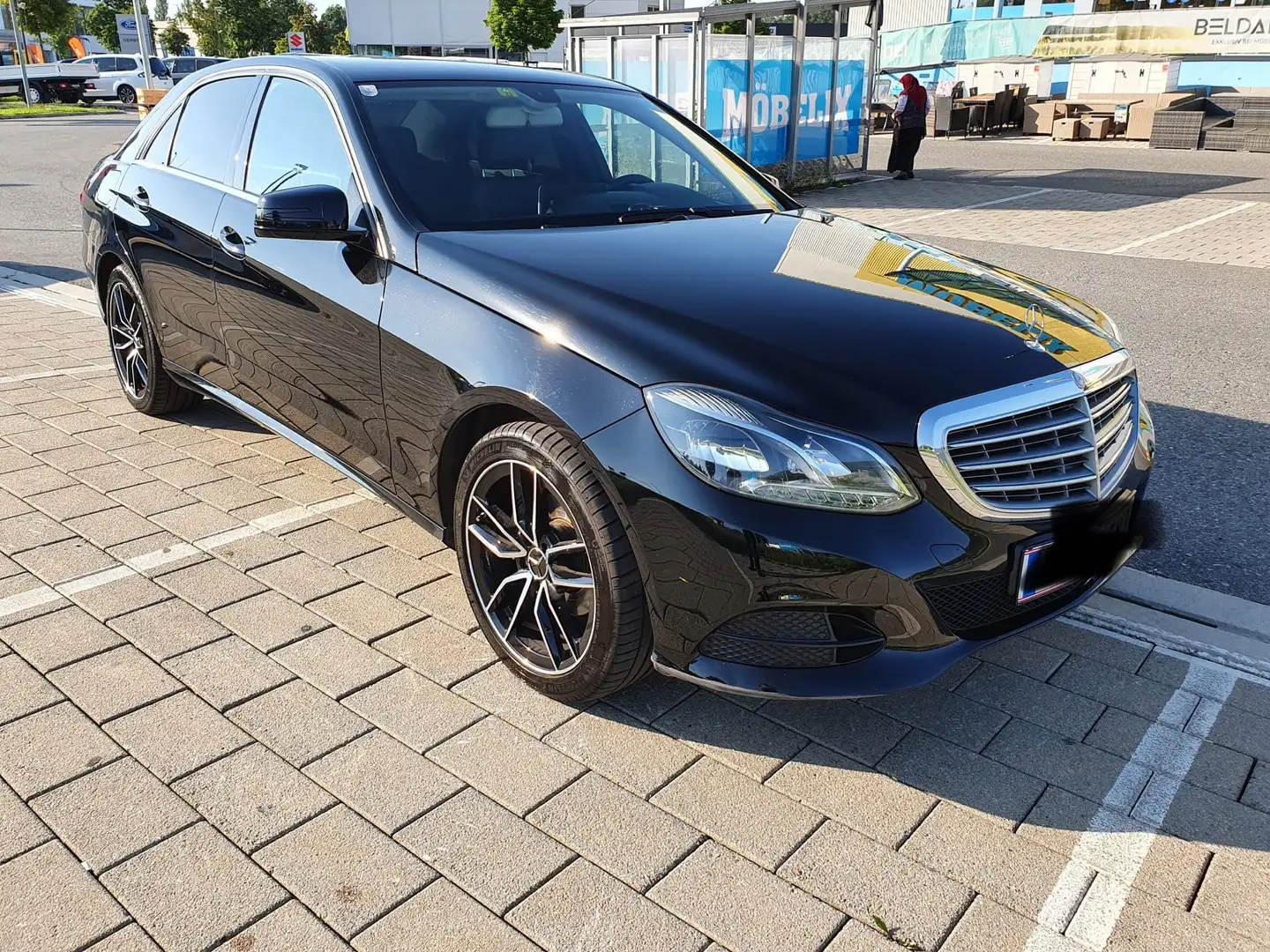 Mercedes-Benz E 200 CDI Aut. Schwarz - 1