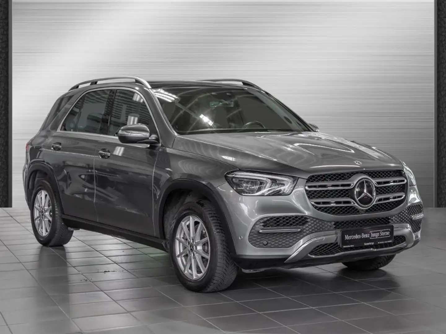 Mercedes-Benz GLE 350 d 4M AMG DISTR PANO SPUR AHK KAMERA PDC Gris - 2