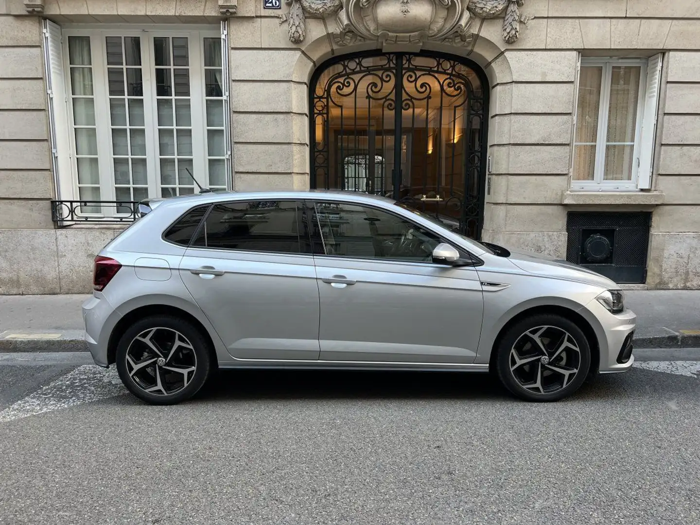 Volkswagen Polo VI 1.0 TSI 115 R-LINE Gris - 2