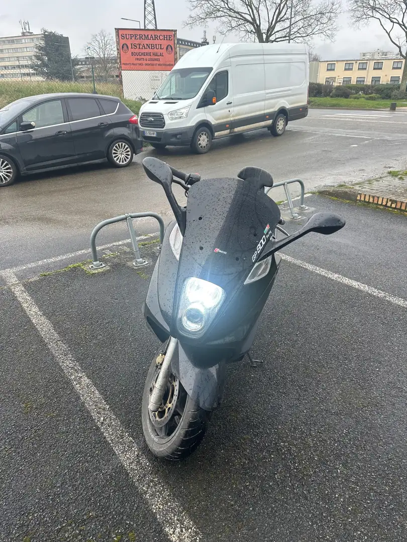 Gilera GP 800 crna - 2