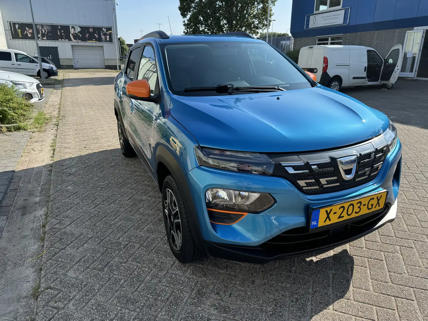 Dacia Spring Comfort Plus Blauw - 2