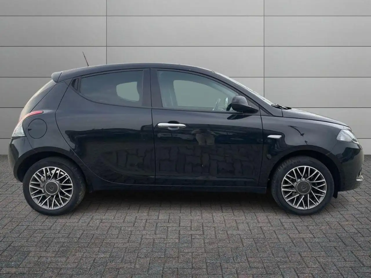 Lancia Ypsilon 2023